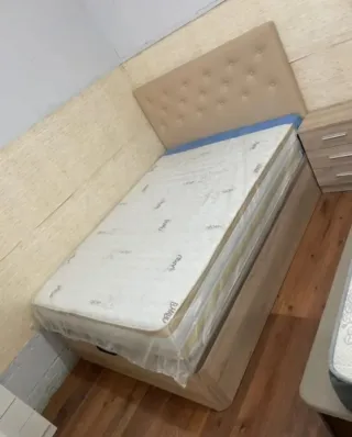 Canapés y colchones en liquidación