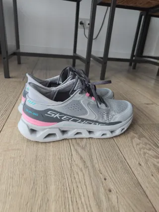 Zapatillas Skechers Gris y Rosa