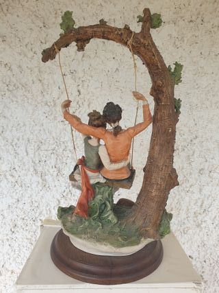 PORCELANA ITALIANA CAPODIMONTE (Tres figuras)