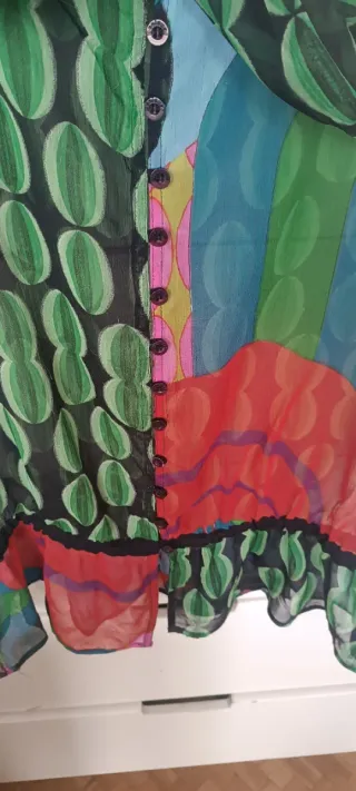 Blusa Desigual verde y multicolor