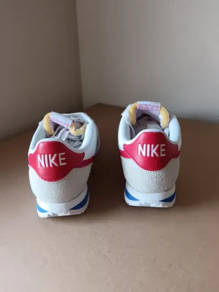 Zapatillas Nike Cortez Rojas y Blancas