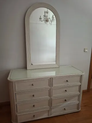 Cómoda blanca lacada