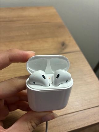 Airpods 2ª Gen Apple Blancos