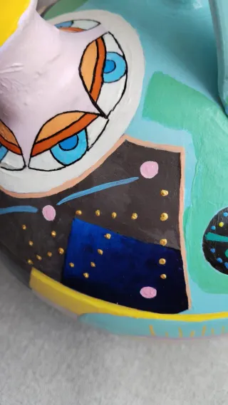 Botijo de cerámica pintado a mano