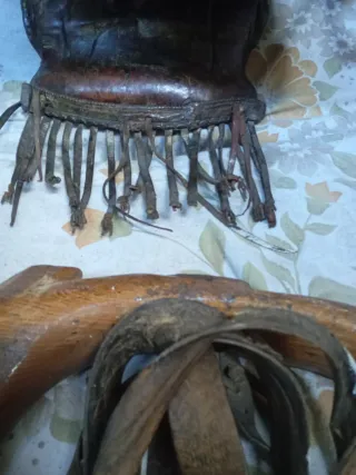 Yugo y arreos antiguos de cuero