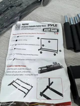 Supporto per 9 chitarre e bassi