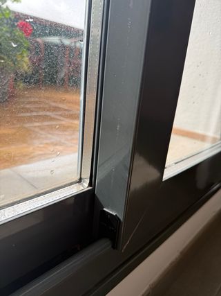 Puerta balconera doble cristal gris antracita