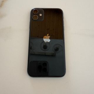 iPhone 11 64GB funzionale ma con difetti