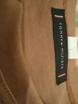 Camiseta Tommy Hilfiger marrón