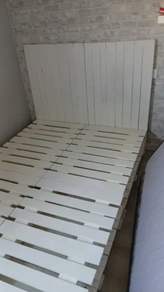 Vitrina de madera y cristal