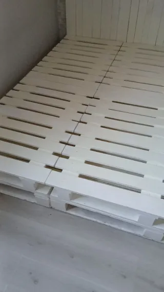 Vitrina de madera y cristal