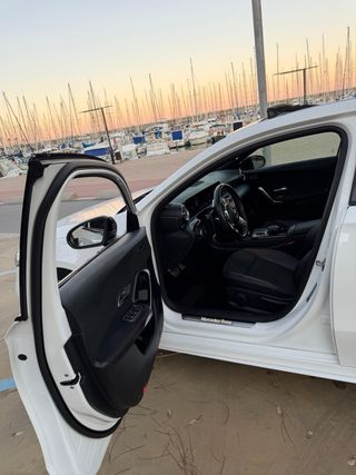 Mercedes A180 d AMG Line 2019 Techo Pano Garantía