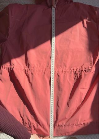 Chaqueta cortavientos color salmón/rojo/coral/rosa