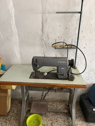 Máquina de coser Singer 660 funcional