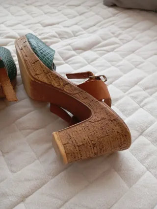 Sandalias de verano marrones y verdes