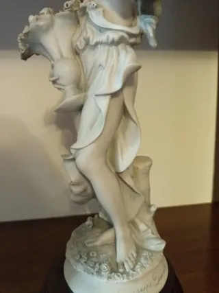 Statua Armani Primavera Dama Fiori