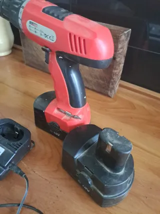 Taladro Atornillador 18V Top Tools + Batería y Car