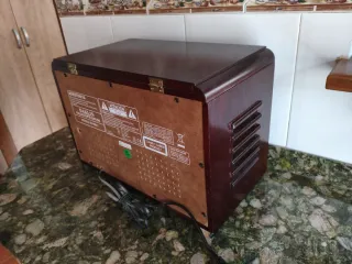 AVERIADA Radio Antigua Réplica DAKLIN con CD