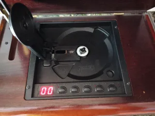 AVERIADA Radio Antigua Réplica DAKLIN con CD