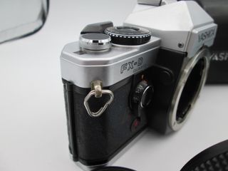 YASHICA FX-D QUARTZ IN OTTIME CONDIZIONI