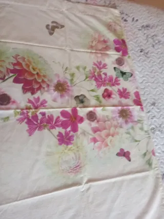 Fundas de almohada con flores y mariposas