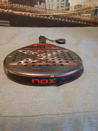 Pala Nox AT10 Genius 2024 Agustín Tapia