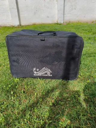 Cajón Flamenco Mario Cortés con funda acolchada.