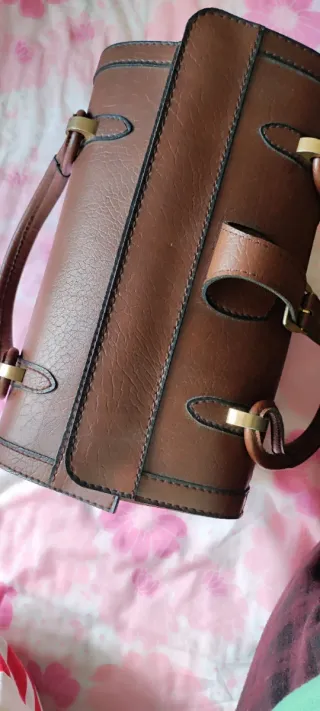 Bolso de cuero marrón