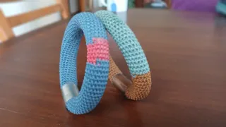 Pareja de pulseras artesanales