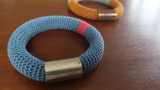 Pareja de pulseras artesanales