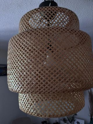 Lámpara de techo de bambú hecha a mano