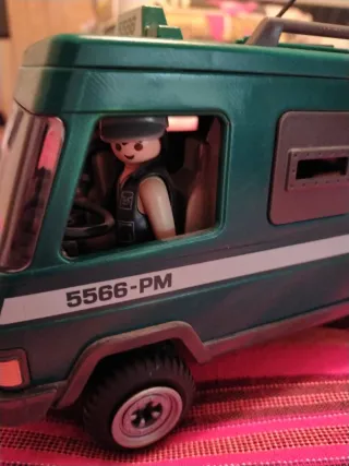 Furgón blindado Playmobil