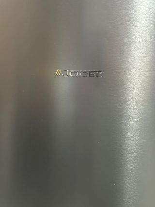 Congelador vertical Jocel.