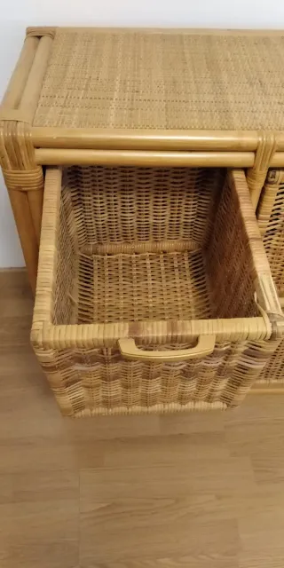 Cajonera de mimbre