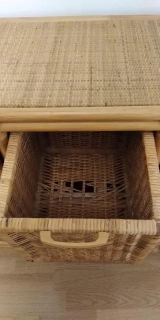 Cajonera de mimbre