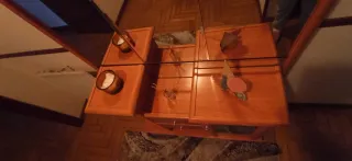 Mobile ingresso in legno e vetro