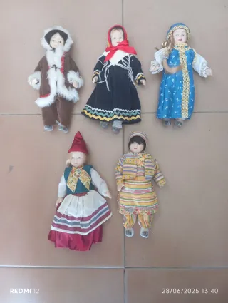 20 Muñecas Trajes Globales Colección
