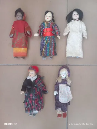 20 Muñecas Trajes Globales Colección