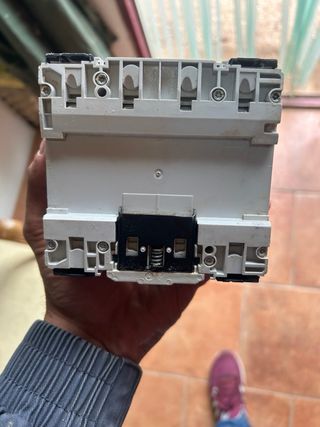 Interruptor Automático Schneider NG125N 125A