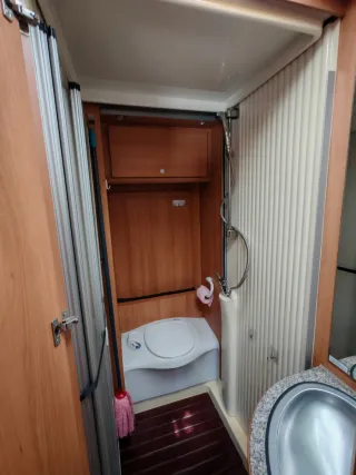 Autocaravana perfilada Dethleffs Globe4