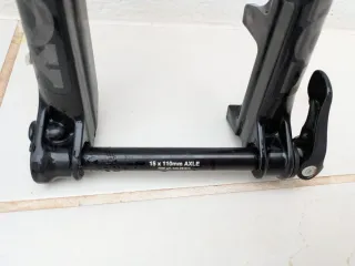 FOX 32 FLOAT SC FACTORY 100 FIT4 REMOTE 27.5