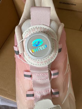 Zapatillas con ruedas Pheteer nuevas, talla 38.