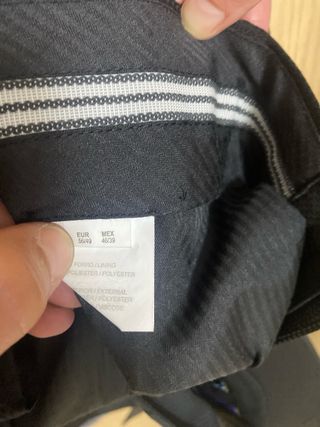 Traje negro Umberto Bossi con estampado interior