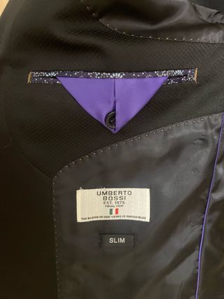 Traje negro Umberto Bossi con estampado interior