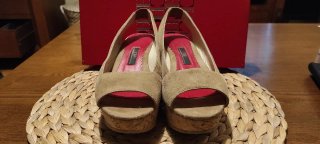 Sandalias Cuña Carolina Herrera Beige