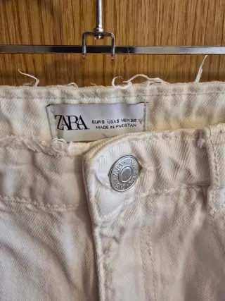 Falda mini vaquera blanca Zara