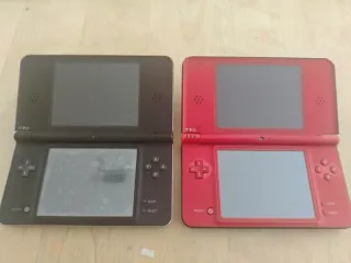 2 Nintendo DSi XL para piezas.