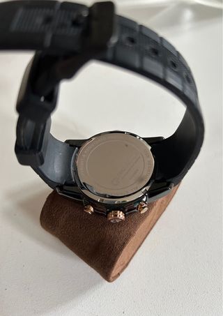 Reloj Cronógrafo Time Force Negro y Dorado