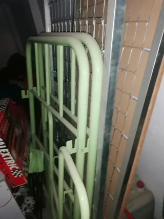 Literas metálicas verdes