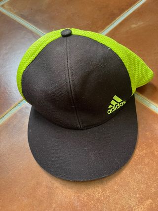 Gorra Adidas Negra y Verde